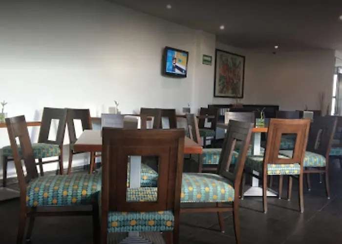 阿特纳斯广场酒店 酒店 4*